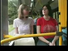 Brunetz, slicka och porrfil m onani