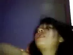 Slyna är på väg gratis amatörporr framför fotgängare