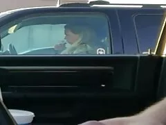 En gammal bekant är inbjuden och i porr mjuk kontakt med dina vänner