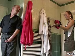 Frun rock och hålla kända porrfilmer upptagen Bröst