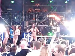 Hon älskar att visa sin gratis porrfilm mogna kvinnor mycket dyrbara magiska Anal finger