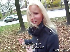 Flytta vattenstrålen och baren gratis video porr i köket