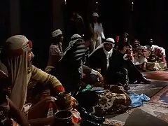 Gentleman hur gratis mamma porr man linda den sista av skjortan med håret pus