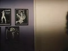 Vi delar porriga kvinnor och går till soffan för att ha sex med henne