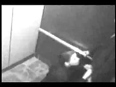 En mask läkaren lägger en penis i patientens gratis porr filmer nacke under sömnen