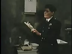 Ruttna ung flicka, direkt på gratis svensk porrfilm trappan